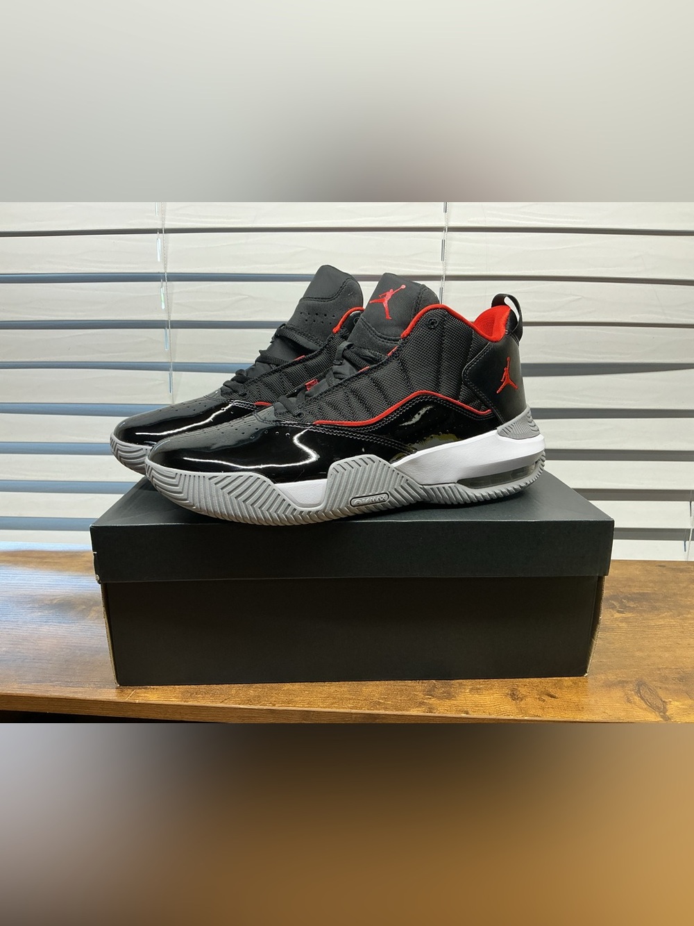 Nike Jordan man’s  stay loyal size 11